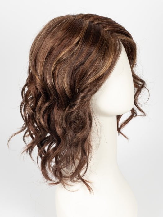 32F | Medium Red and Medium Red-Gold Blonde Blend with Medium Red Nape