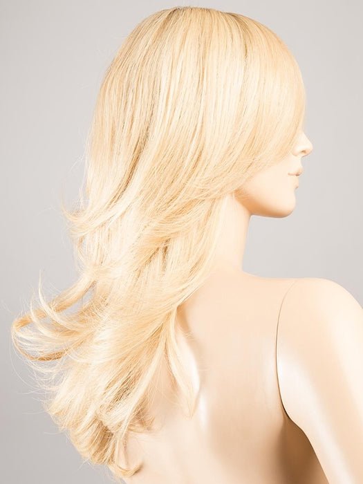 CHAMPAGNE ROOTED | Light Beige Blonde, Medium Honey Blonde, and Platinum Blonde blend with Dark Roots