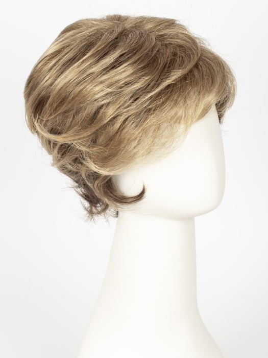 10/26TT FORTUNE COOKIE | Light Brown and Medium Red-Gold Blonde Blend with Light Brown Nape