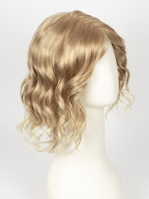 27T613F | Medium Red-Gold Blonde and Pale Nat Gold Blonde Blend with Pale Tips and Medium Red-Gold Blonde Nape