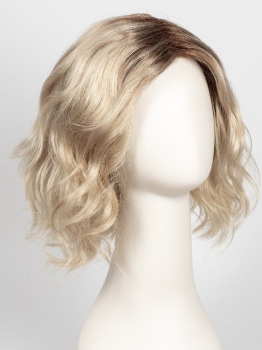 CHAMPAGNE-R | Light Beige Blonde, Medium Honey Blonde, and Platinum Blonde blend with Dark Roots