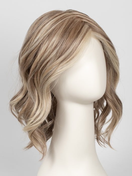 RL16/88 PALE GOLDEN HONEY | Dark Natural Blonde Evenly Blended with Pale Golden Blonde