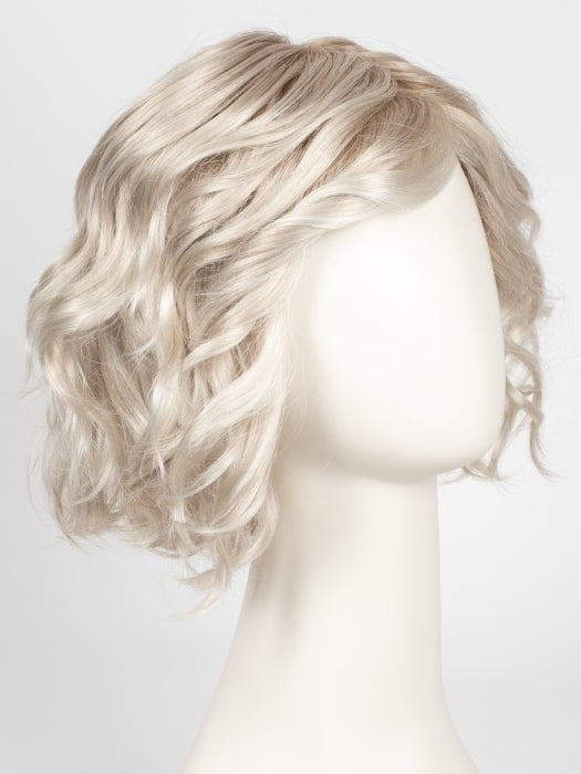 GL23-101SS SS SUN-KISSED BEIGE | Dark golden blonde base blends into multi-dimensional tones of lightest beige blonde