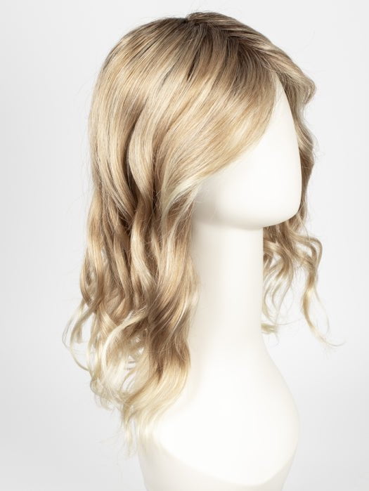 27T613F | Medium Red-Gold Blonde and Pale Nat Gold Blonde Blend with Pale Tips and Medium Red-Gold Blonde Nape