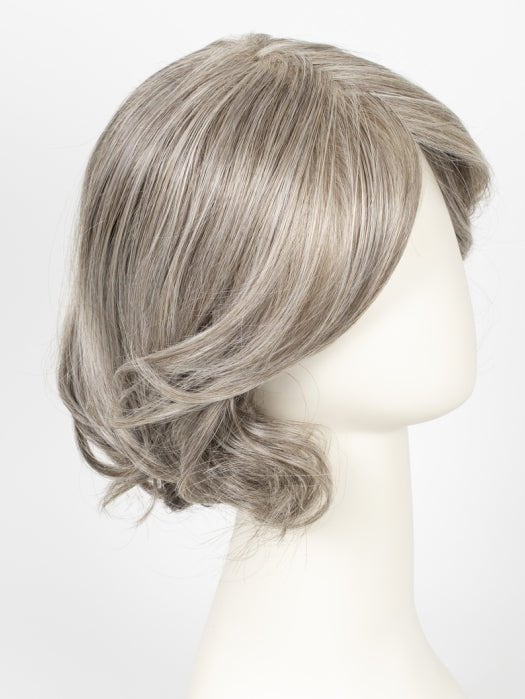 R119G GRADIENT SMOKE | Light Brown With 80% Gray in Front Gradually Blended Into 50% Gray in Nape Area